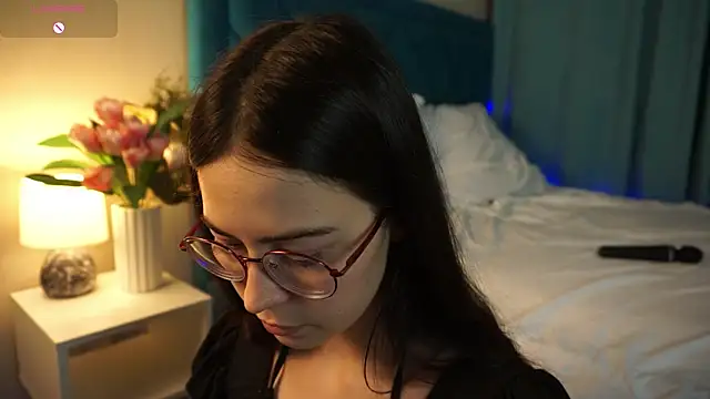 Snapshot of ywixos chatting on November 2025 01:23:02 PM ywixos online show from November 2025 01:23:02 PM