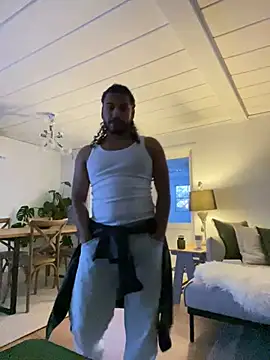 latina-pene online show from January 2026 03:03:01 PM