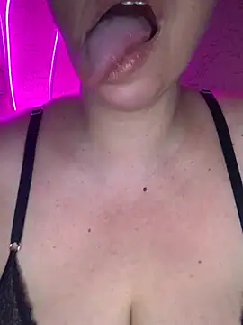 LupeLok online show from January 2026 12:26:01 AM