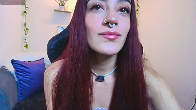 Snapshot of ViolethRosse chatting on May 2026 02:06:02 AM ViolethRosse online show from May 2026 02:06:02 AM