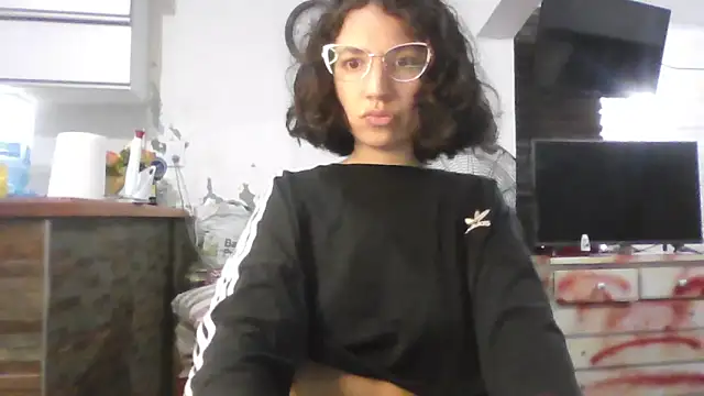 loliporomero online show from November 2025 01:05:01 AM