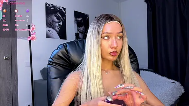 Snapshot of Lisa_Shultz chatting on November 2025 01:11:02 PM Lisa Shultz online show from November 2025 01:11:02 PM