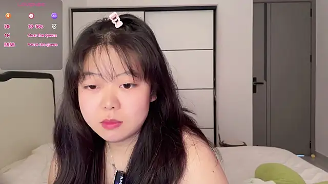 Kittenfishing online show from September 2025 03:39:02 AM