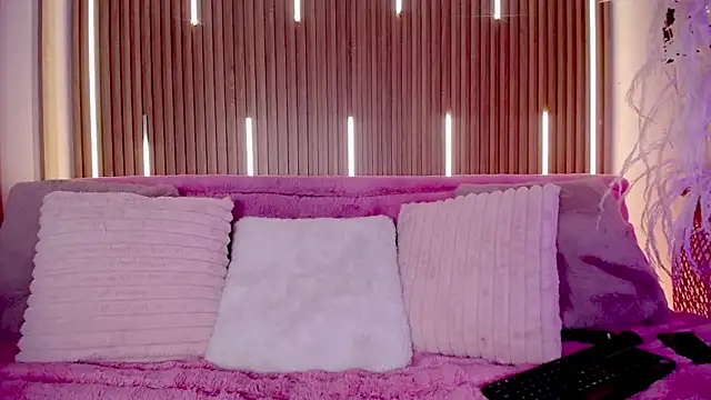 Snapshot of MylaDreams chatting on November 2025 03:38:01 AM MylaDreams online show from November 2025 03:38:01 AM