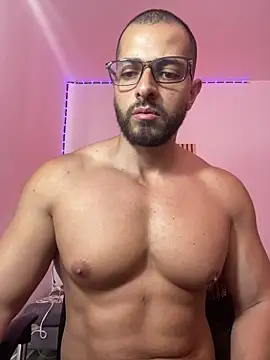 Snapshot of magnumchris chatting on April 2026 07:07:02 PM magnumchris online show from April 2026 07:07:02 PM