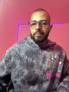 Snapshot of magnumchris chatting on May 2026 11:51:02 AM magnumchris online show from May 2026 11:51:02 AM