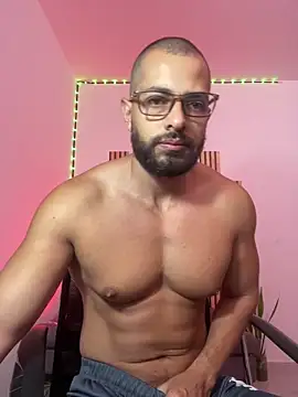 Snapshot of magnumchris chatting on May 2026 10:56:01 AM magnumchris online show from May 2026 10:56:01 AM