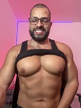 Snapshot of magnumchris chatting on May 2026 11:02:02 PM magnumchris online show from May 2026 11:02:02 PM