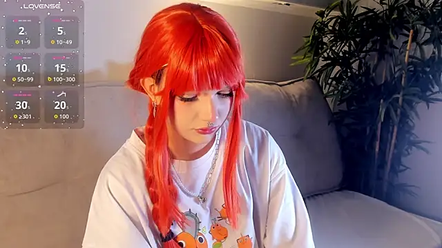 Molly Platt online show from November 2025 09:11:01 AM