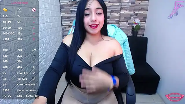 isabelsaenzxx online show from October 2025 12:28:01 PM
