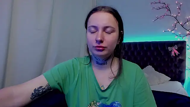 Snapshot of LilaVame chatting on September 2025 12:43:02 PM LilaVame online show from September 2025 12:43:02 PM