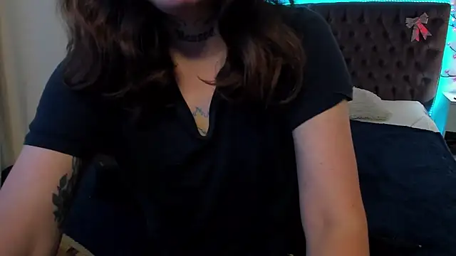 Snapshot of LilaVame chatting on October 2025 12:02:01 PM LilaVame online show from October 2025 12:02:01 PM