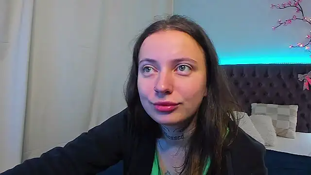 Snapshot of LilaVame chatting on October 2025 03:04:02 AM LilaVame online show from October 2025 03:04:02 AM