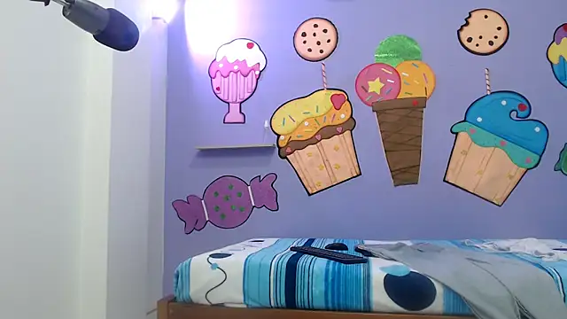 skinnykalitzo18 online show from December 2025 02:22:02 PM