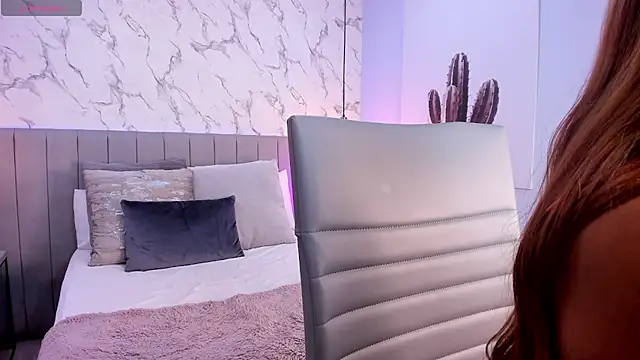 Karlla Brown online show from October 2025 01:59:02 PM