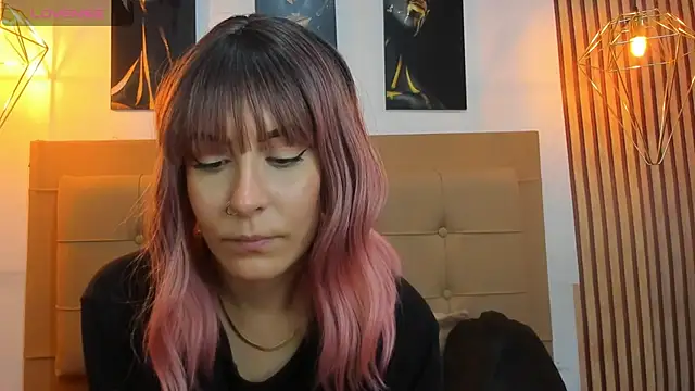 alesziarose online show from November 2025 07:54:01 PM