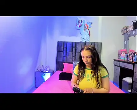 Esmeraldaa- online show from November 2025 09:31:02 PM