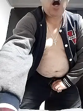 BigCristh79 online show from September 2025 06:43:02 PM