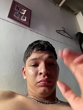 Snapshot of RobinLenoxx chatting on October 2025 04:50:01 PM RobinLenoxx online show from October 2025 04:50:01 PM