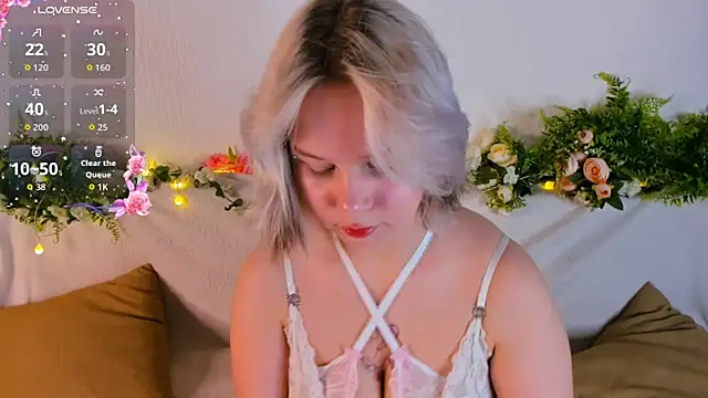 girlllsooft online show from September 2025 04:22:02 PM