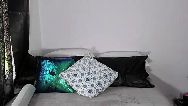 Londonttipton online show from February 2026 07:41:01 PM