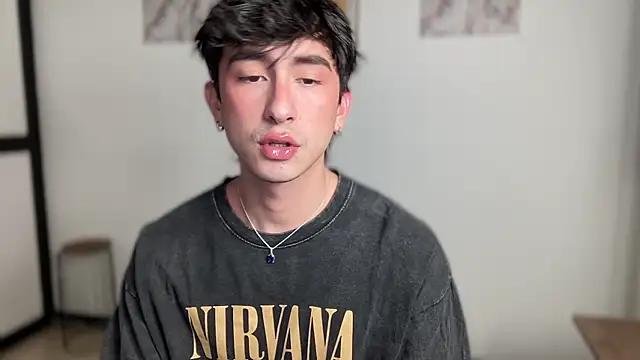 sweettaaron01 online show from May 2026 12:17:01 AM