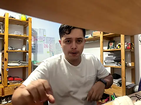 Snapshot of Haustin202 chatting on September 2025 12:23:02 AM Haustin202 online show from September 2025 12:23:02 AM