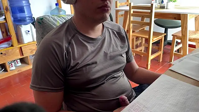 Snapshot of Haustin202 chatting on October 2025 06:19:01 PM Haustin202 online show from October 2025 06:19:01 PM