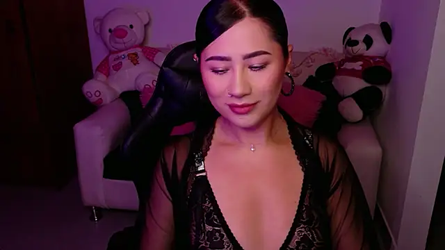 Snapshot of evelyn_ch_ chatting on November 2025 11:10:02 AM evelyn ch online show from November 2025 11:10:02 AM