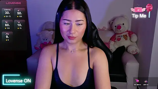 Snapshot of evelyn_ch_ chatting on November 2025 11:32:02 AM evelyn ch online show from November 2025 11:32:02 AM