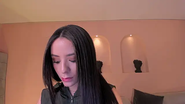 IsabellaMoreau online show from October 2025 08:03:02 PM