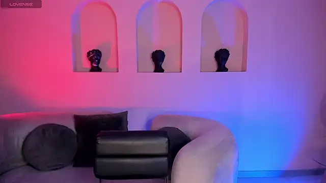 IsabellaMoreau online show from November 2025 05:46:02 PM