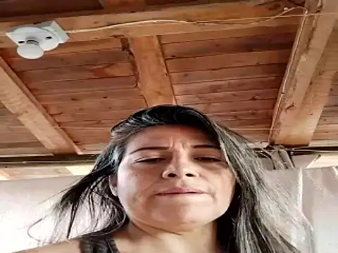 Emma Henderson online show from October 2025 04:02:02 PM