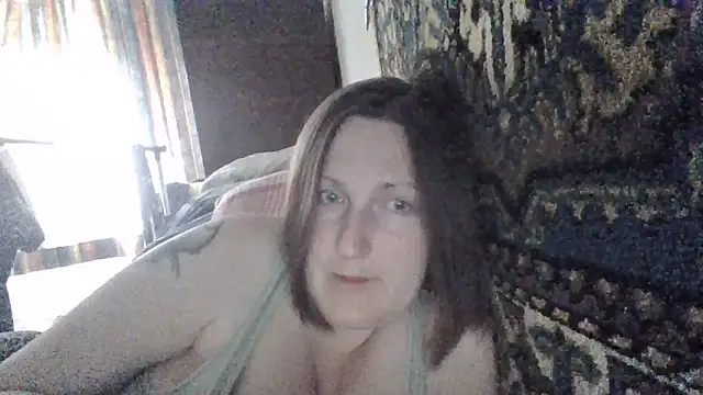Snapshot of AllaSowinskaya chatting on May 2026 09:47:02 AM AllaSowinskaya online show from May 2026 09:47:02 AM