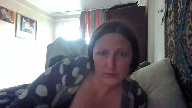 Snapshot of AllaSowinskaya chatting on May 2026 10:22:01 AM AllaSowinskaya online show from May 2026 10:22:01 AM
