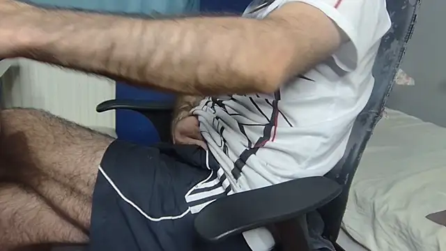 Snapshot of flydirty chatting on October 2025 11:34:01 PM flydirty online show from October 2025 11:34:01 PM