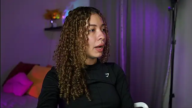 isabella-garcia- online show from October 2025 09:38:01 PM