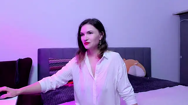 Katherine Twilight online show from October 2025 03:30:02 PM