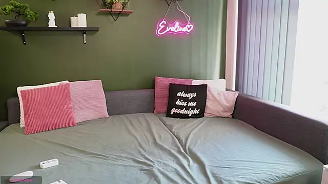 Snapshot of Eveline_Beauty_Kitty chatting on May 2026 09:13:02 AM Eveline Beauty Kitty online show from May 2026 09:13:02 AM
