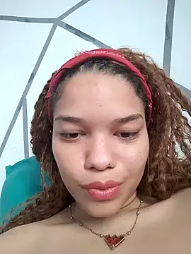 Snapshot of ChloeRaviss chatting on October 2025 12:39:01 PM ChloeRaviss online show from October 2025 12:39:01 PM