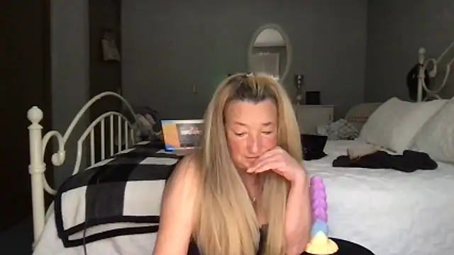 milf-Lacey online show from March 2026 05:20:02 PM