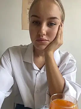 CandyVice online show from November 2025 07:30:02 AM