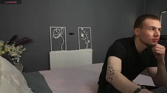 Snapshot of Garden_of_Eden_ chatting on February 2026 04:10:02 AM Garden of Eden online show from February 2026 04:10:02 AM