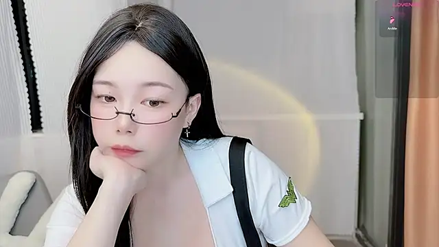 Snapshot of Bella_Ava chatting on December 2025 03:29:01 PM Bella Ava online show from December 2025 03:29:01 PM