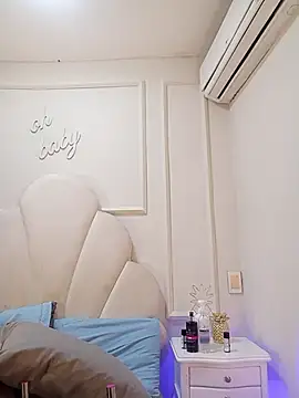 Snapshot of Kaylachannell chatting on February 2026 03:44:01 AM Kaylachannell online show from February 2026 03:44:01 AM