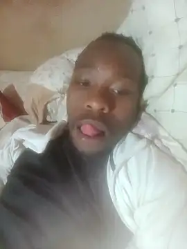 Snapshot of KingBonga chatting on September 2025 12:32:02 PM KingBonga online show from September 2025 12:32:02 PM