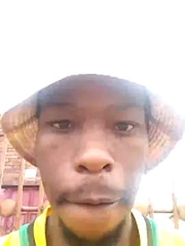 Snapshot of KingBonga chatting on December 2025 09:05:01 AM KingBonga online show from December 2025 09:05:01 AM