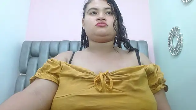 Madison Copers online show from November 2025 01:38:02 AM