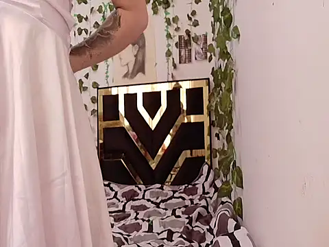 lucywhite13 online show from September 2025 07:26:02 PM