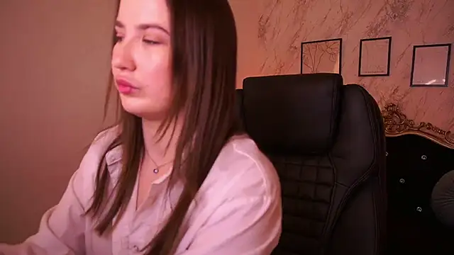 SofieBloom online show from April 2026 10:36:01 PM